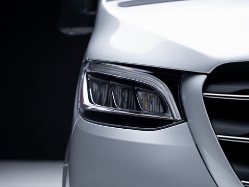 Used 2022 Mercedes-Benz Sprinter 144 Cargo image 9