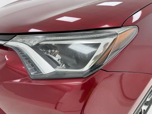 Used 2018 Toyota RAV4 XLE w/ Plus Extra Value Package FWD image 6