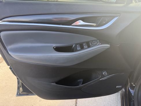 Used 2020 Buick Enclave Essence w/ Sound and Sites Package image 9