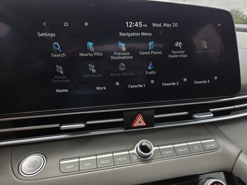 Used 2025 Hyundai Elantra SEL FWD image 11