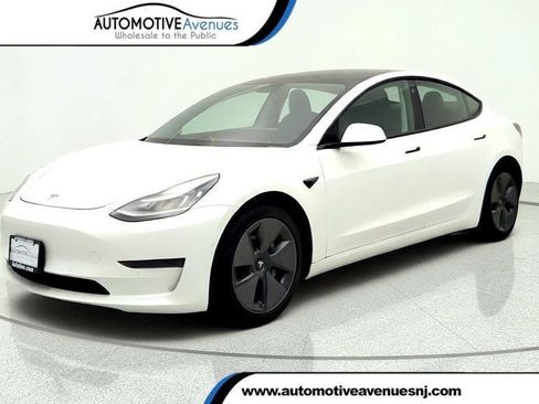 Used 2021 Tesla Model 3 Standard Range Plus RWD image 1