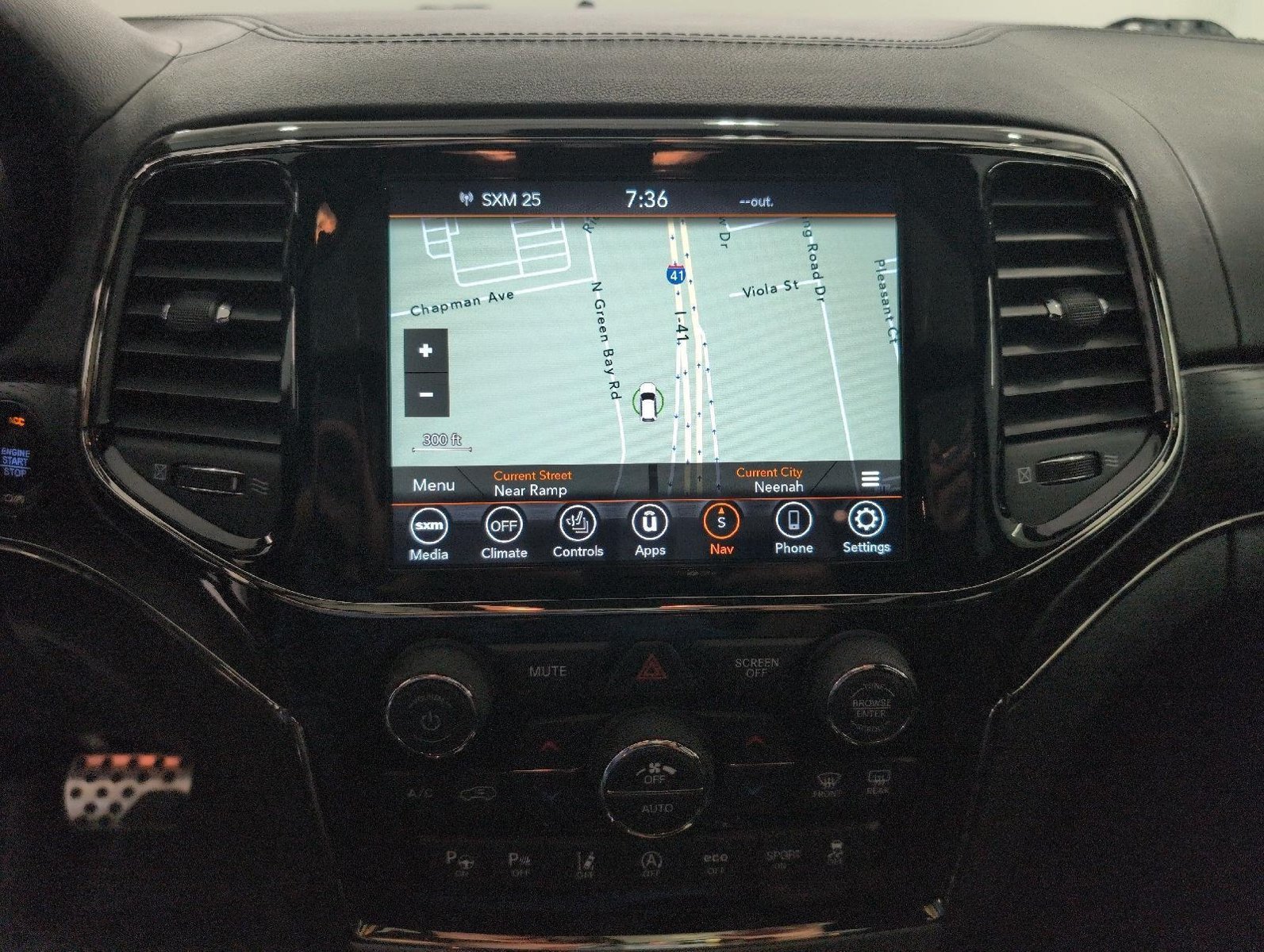 Used 2021 Jeep Grand Cherokee Overland AWD/4WD image 8
