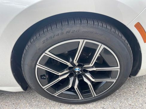 Used 2023 BMW 760i xDrive AWD/4WD image 7