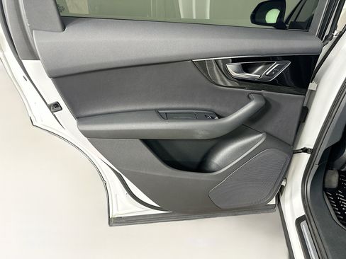 Used 2017 Audi Q7 3.0T Premium Plus w/ Premium Plus Package image 27