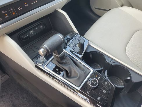 Certified 2024 Kia Sportage EX AWD/4WD image 18