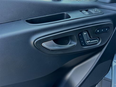 Used 2024 Mercedes-Benz Sprinter 2500 image 11