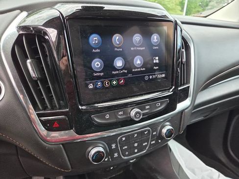 Used 2020 Chevrolet Traverse LT FWD image 13