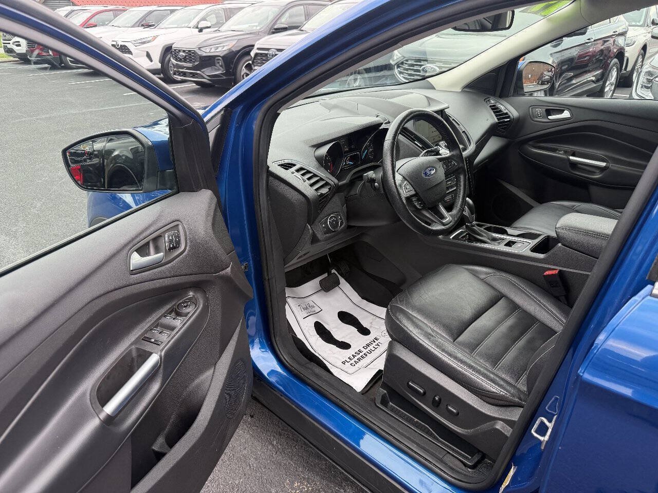 Used 2019 Ford Escape Titanium AWD/4WD image 4