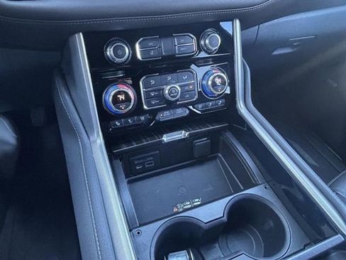 Used 2021 GMC Yukon XL Denali w/ Denali Premium Package image 23