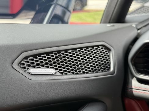 Used 2020 Lamborghini Huracan EVO image 33