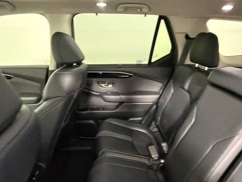 Used 2025 Honda Pilot Touring image 38