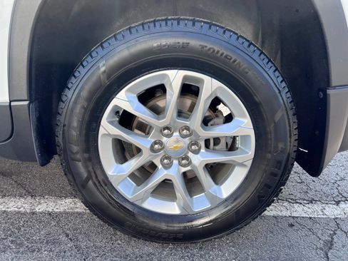 Used 2023 Chevrolet Traverse LS FWD image 21