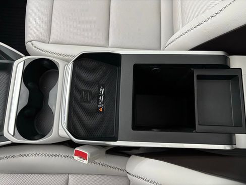 New 2026 GMC Terrain Denali w/ LPO, Black Badging Package image 33