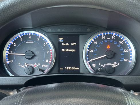 Used 2017 Toyota Highlander LE FWD image 21
