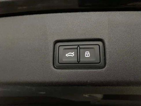 Used 2024 Audi Q4 e-tron Premium Plus w/ Premium Plus image 88