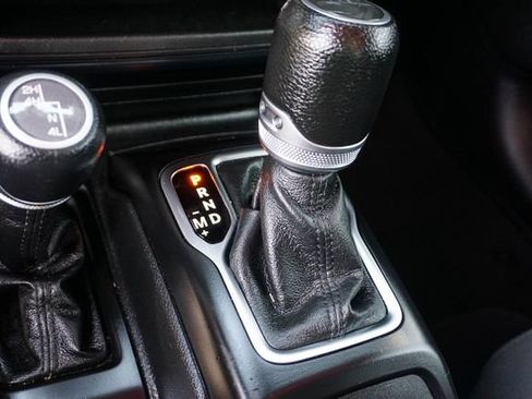 Used 2023 Jeep Gladiator Sport AWD/4WD image 20