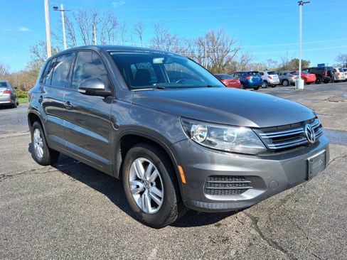 Used 2013 Volkswagen Tiguan S image 3