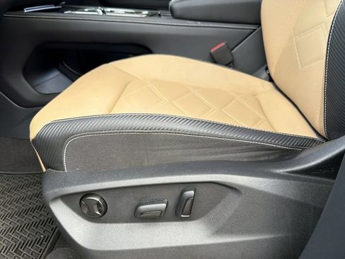 Used 2024 Volkswagen Atlas Cross Sport SE FWD image 17