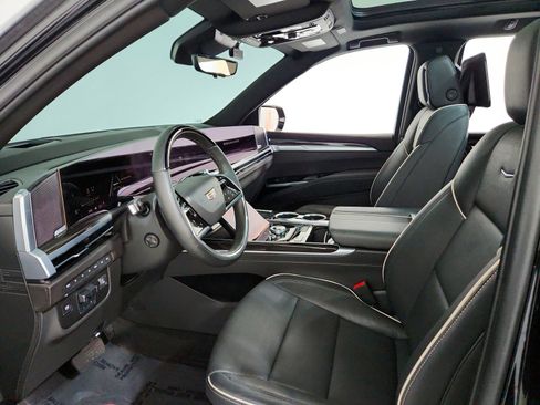 Used 2025 Cadillac Escalade Premium Luxury w/ Touring Package image 9
