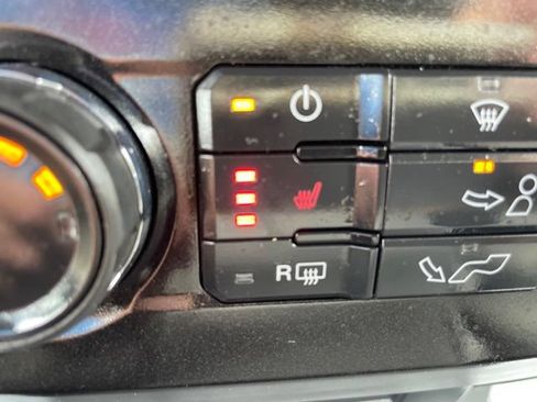 Used 2020 Ford F150 XLT w/ Equipment Group 302A Luxury AWD/4WD image 29
