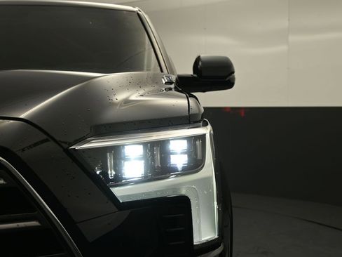 Used 2024 Toyota Sequoia Platinum image 12