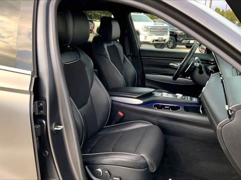 Used 2022 Genesis GV70 2.5T w/ Sport Prestige Package image 8