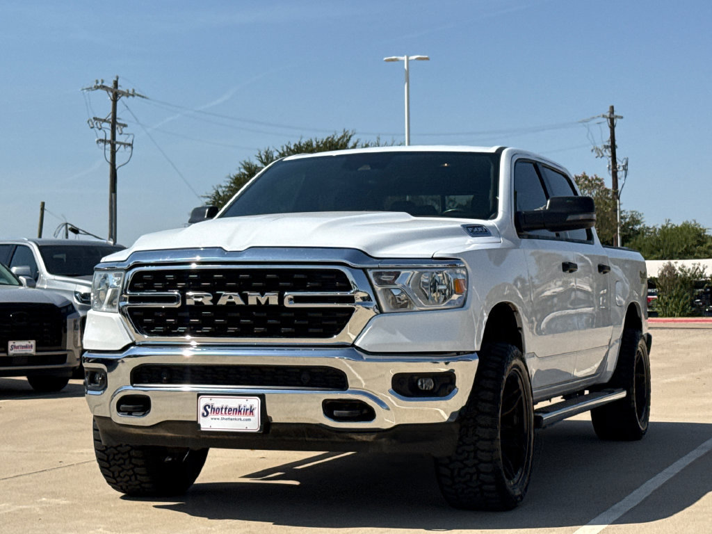 Used 2024 RAM 1500 Big Horn AWD/4WD image 3