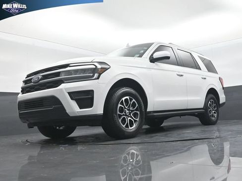 Used 2024 Ford Expedition XLT RWD image 19