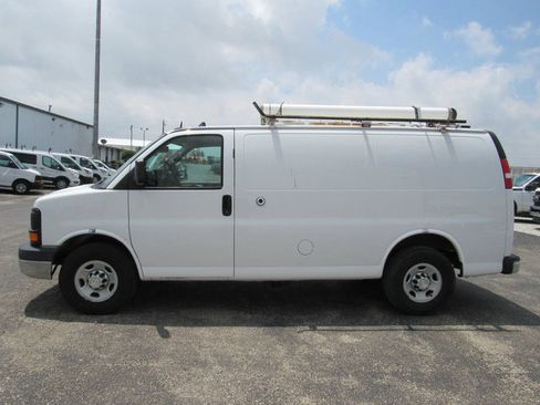 Used 2014 Chevrolet Express 2500 RWD image 6