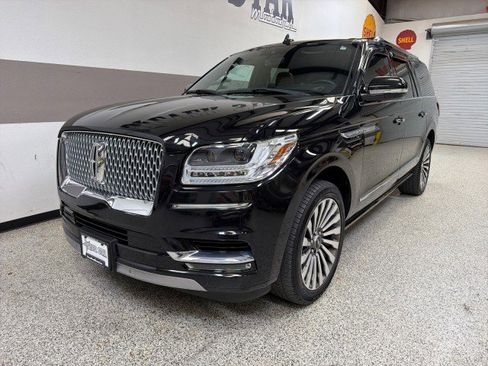 Used 2019 Lincoln Navigator L Reserve image 3