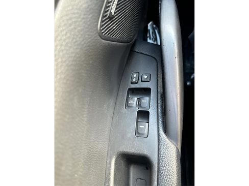 Used 2015 Hyundai Veloster Turbo FWD image 28
