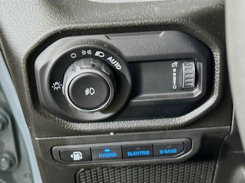 Used 2024 Jeep Wrangler Unlimited AWD/4WD image 16