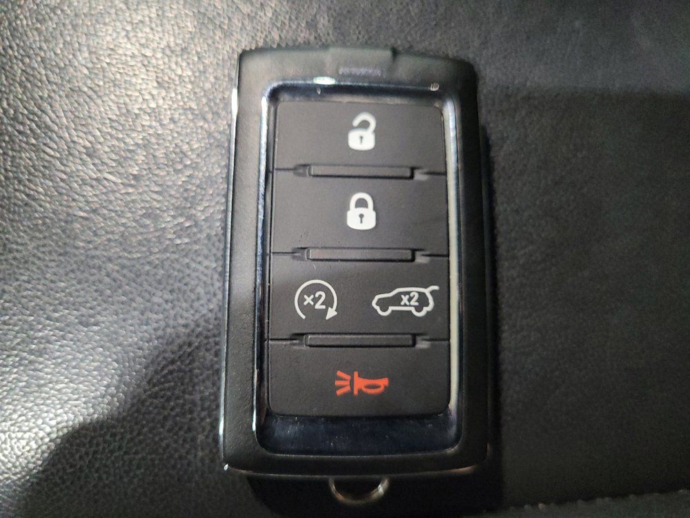 Used 2021 Jeep Grand Cherokee L Limited AWD/4WD image 32