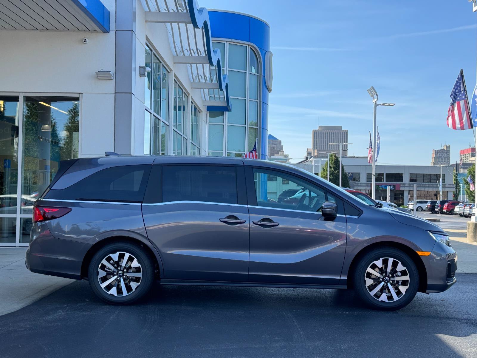 New 2027 Honda Odyssey EX-L image 2