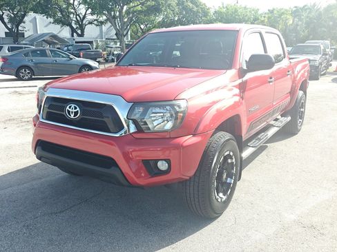 Used 2014 Toyota Tacoma PreRunner w/ SR5 Package RWD image 32