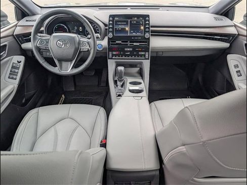 Used 2021 Toyota Avalon XLE image 18