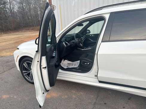Used 2023 BMW X7 M60i AWD/4WD image 13