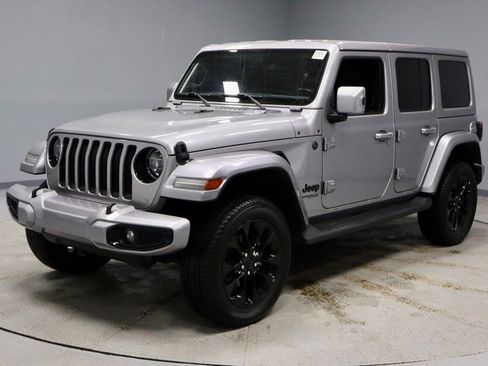 Used 2020 Jeep Wrangler Unlimited Sahara image 8