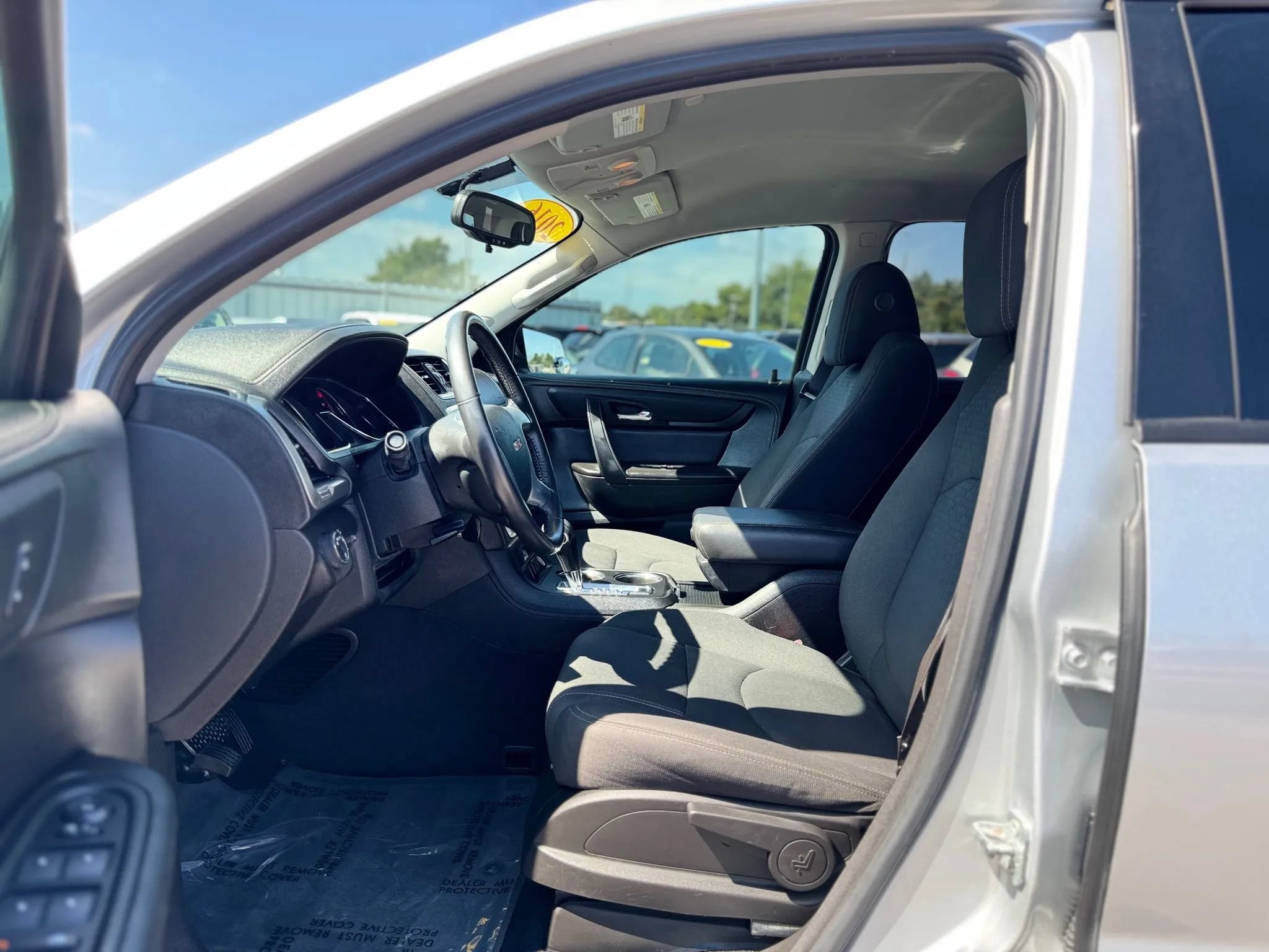 Used 2016 GMC Acadia SLE FWD image 11
