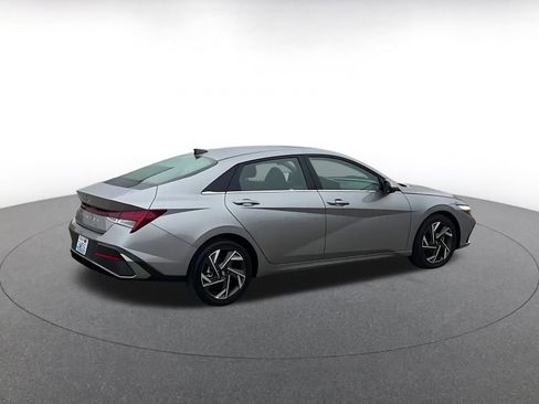Used 2025 Hyundai Elantra SEL image 15