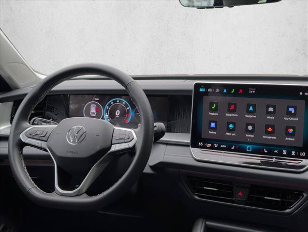 Used 2025 Volkswagen Tiguan SE FWD image 25