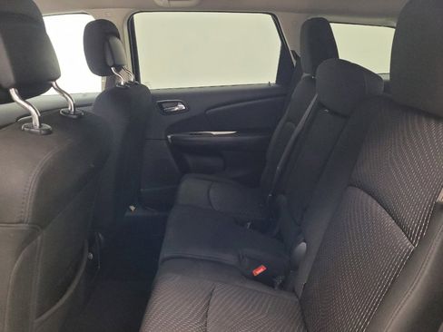 Used 2019 Dodge Journey SE image 18