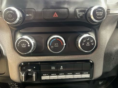 Used 2022 RAM 2500 Tradesman w/ Chrome Appearance Group AWD/4WD image 18