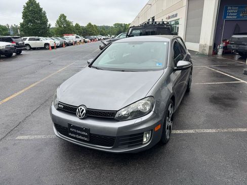 Used 2011 Volkswagen Golf 4-Door FWD image 13