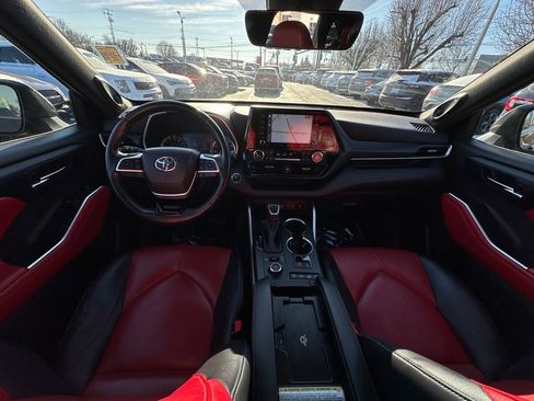 Used 2022 Toyota Highlander XSE image 21