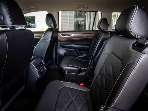 Used 2024 Volkswagen Atlas SE FWD image 26
