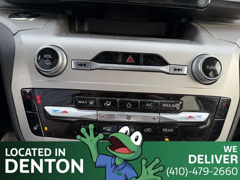 Used 2022 Ford Explorer XLT w/ Equipment Group 202A image 18