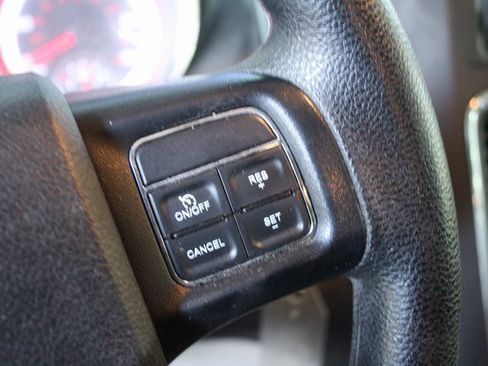 Used 2018 Dodge Grand Caravan SE w/ UConnect Hands-Free Group image 10