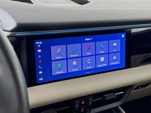 Certified 2025 Porsche Macan Electric image 17