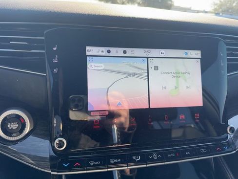 Used 2022 Jeep Wagoneer Series II w/ Flexible Seating Group image 13